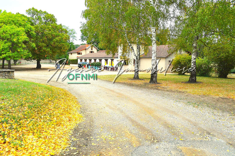 Propriété - 282 m² - 7 pièces