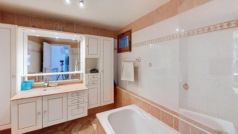 Maison - 152 m² - 6 pièces