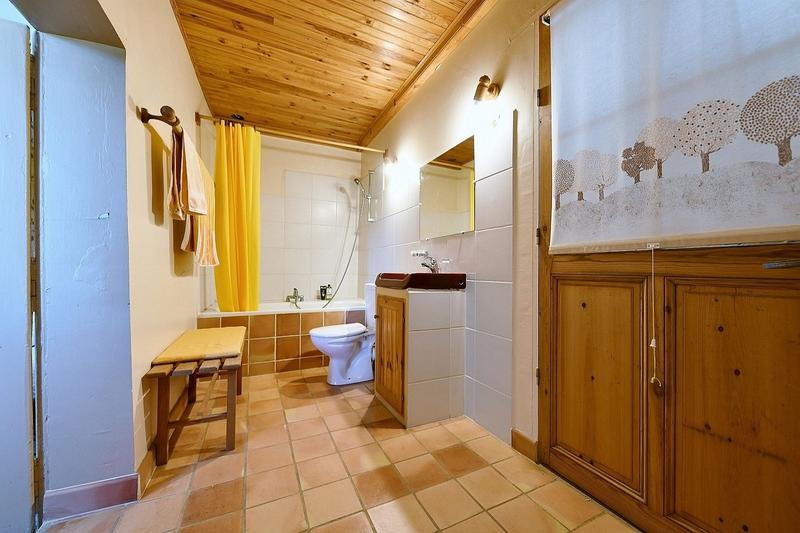 Maison en pierre - 274 m² - 11 pièces