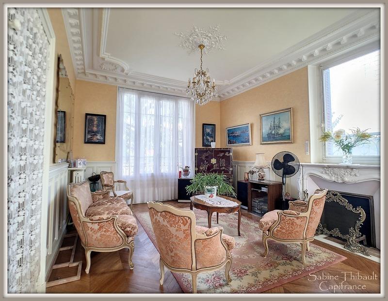 Maison - 196 m² - 7 pièces