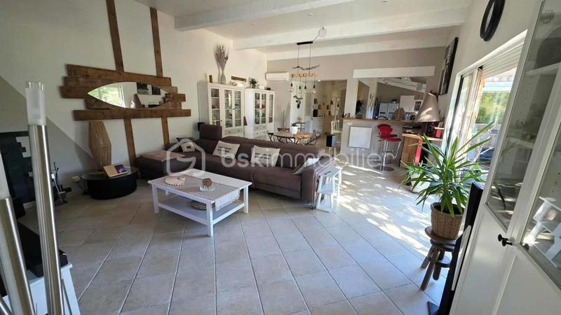 Maison traditionnelle - 140 m² - 4 pièces