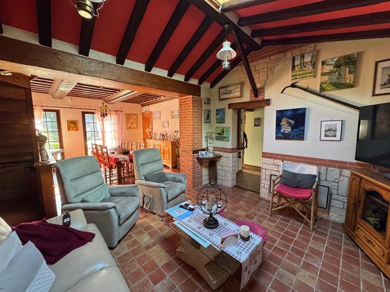 Maison - 166 m² - 7 pièces