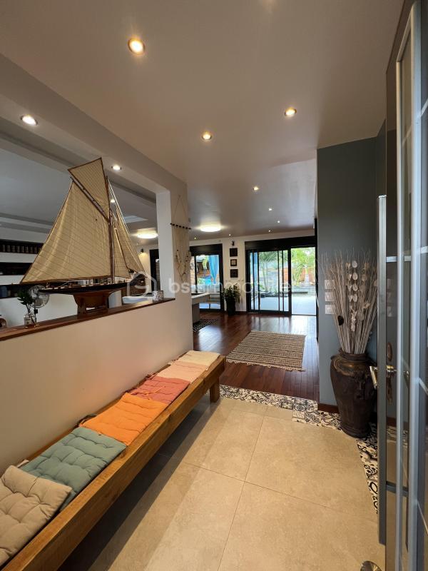 Propriété - 374 m² - 13 pièces