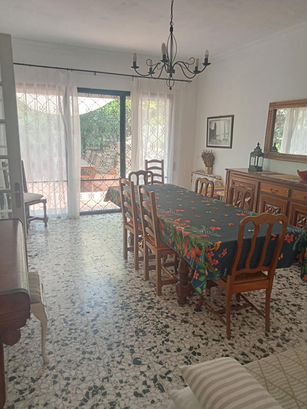 Maison - 205 m² - 8 pièces