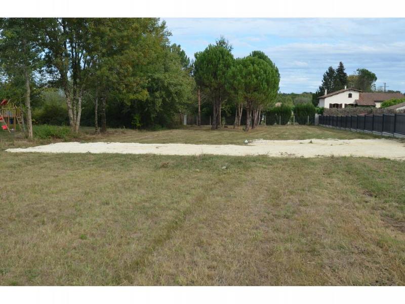 Terrain constructible - 1 639 m²
