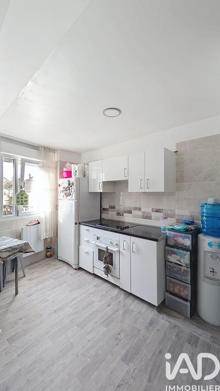 Maison - 280 m² - 16 pièces