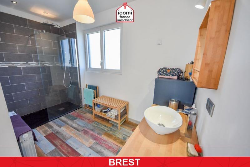 Maison - 185 m² - 8 pièces