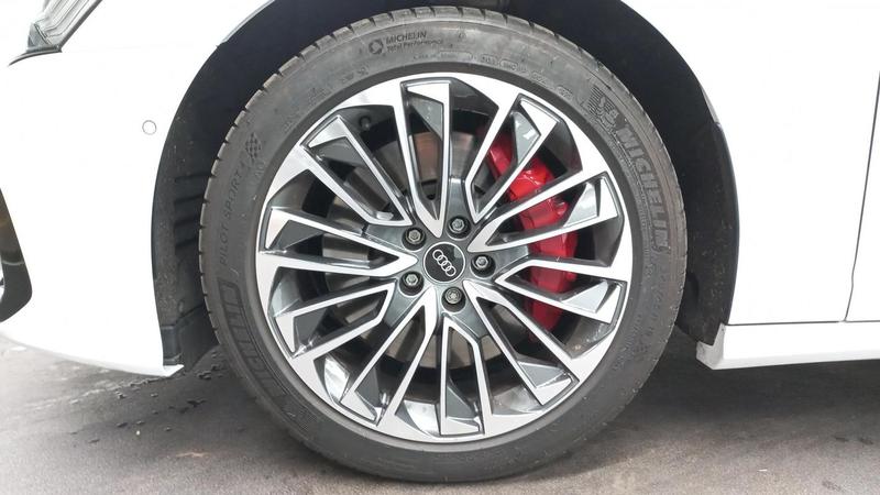 Audi A6 Avant 55 TFSIe 367 ch s tronic 7 Quattro Competition