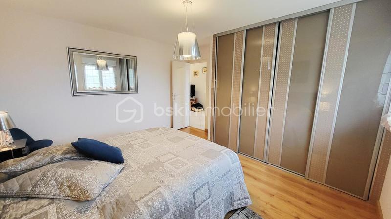 Maison traditionnelle - 220 m² - 9 pièces