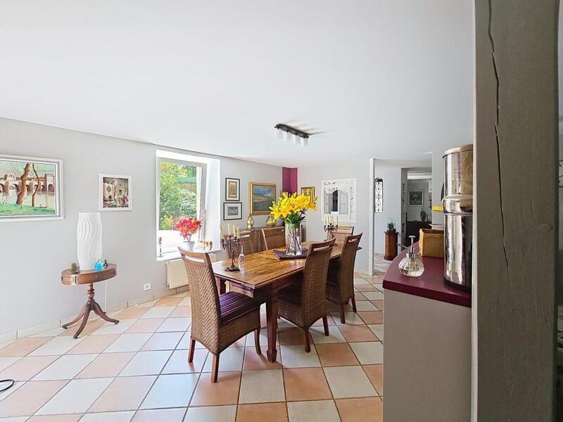 Maison - 270 m² - 5 pièces