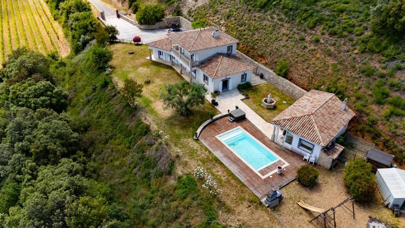 Demeure - 188 m² - 6 pièces