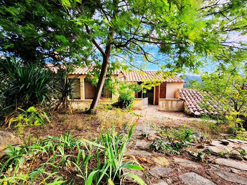 Maison - 100 m² - 100 pièces