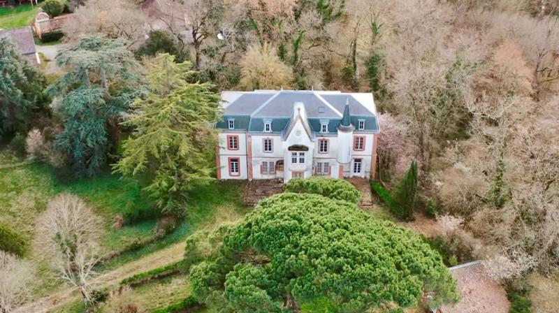 Maison - 500 m² - 10 pièces