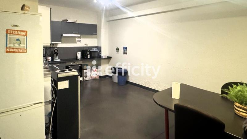 Bureau - 636 m² - 10 pièces