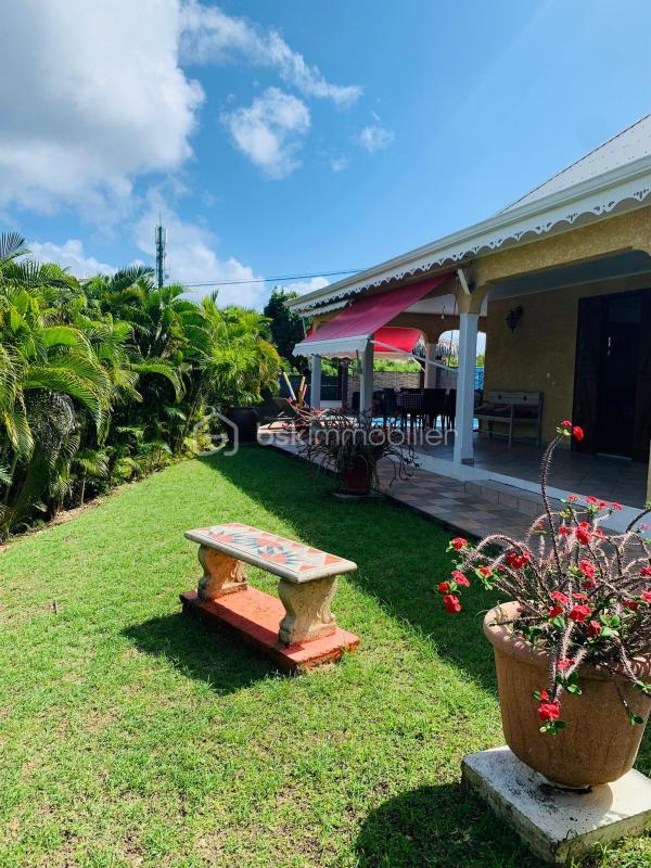 Propriété - 303 m² - 13 pièces