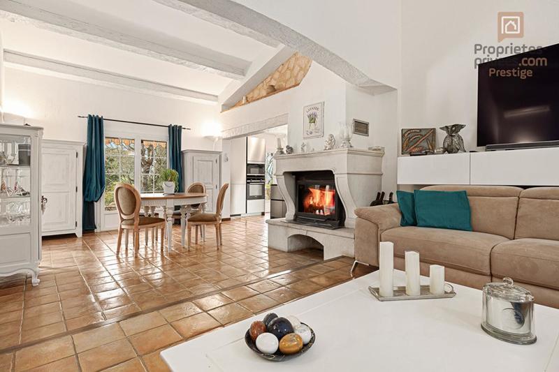 Maison - 246 m² - 8 pièces