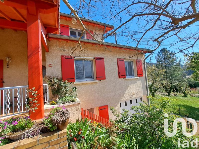 Maison - 122 m² - 5 pièces