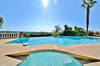 Villa - 250 m² - 6 pièces