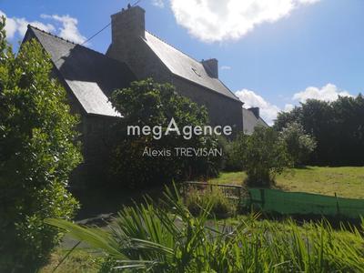 Maison - 235 m² - 7 pièces