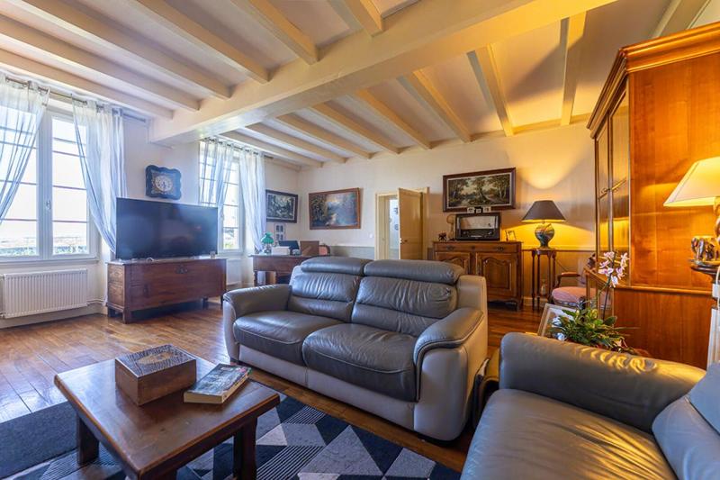 Maison - 327 m² - 7 pièces