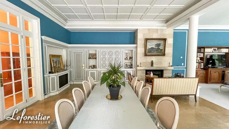 Propriété - 400 m² - 6 pièces