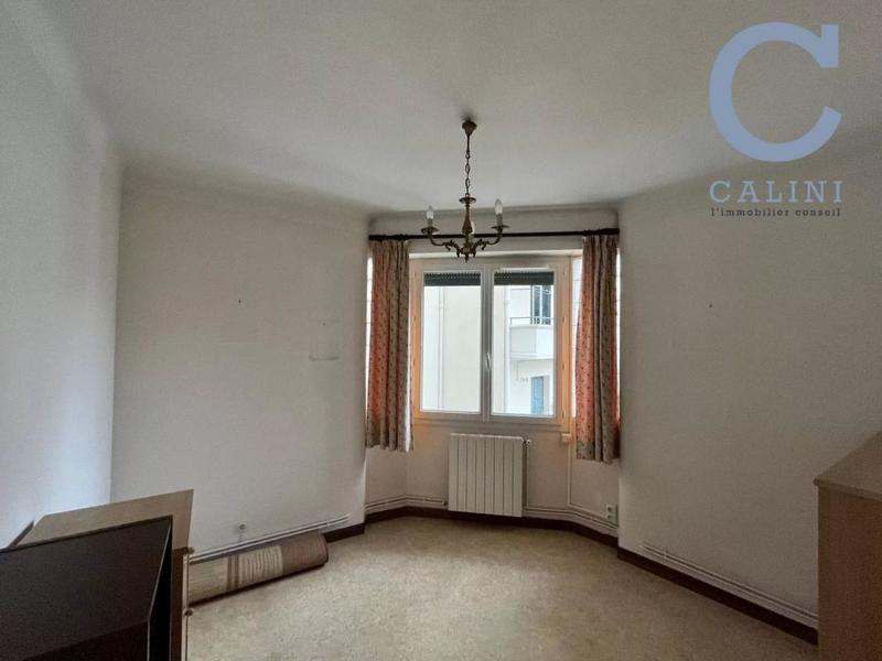 Appartement - 117 m² - 6 pièces