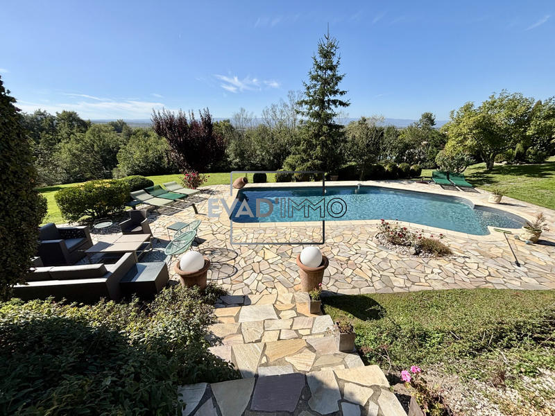 Ferme - 242 m² - 10 pièces