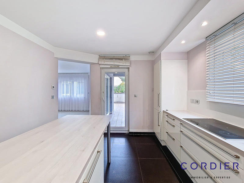 Appartement - 151 m² - 5 pièces