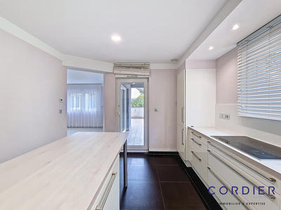 Appartement - 151 m² - 5 pièces