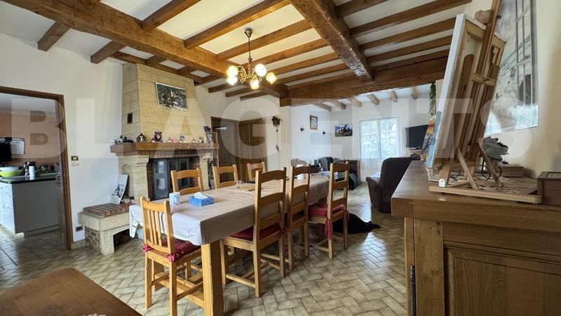 Maison - 213 m² - 8 pièces