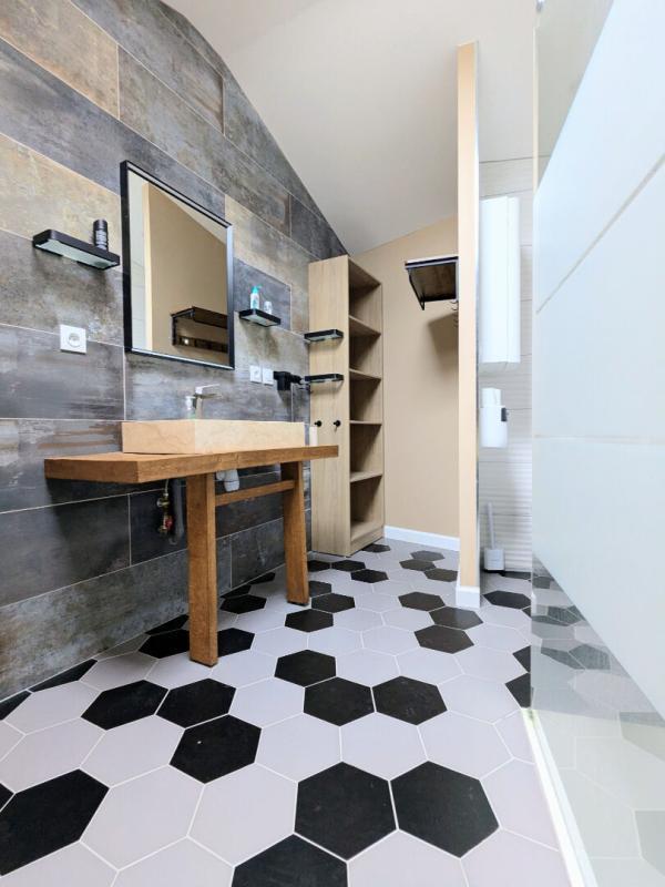 Maison - 261 m² - 11 pièces