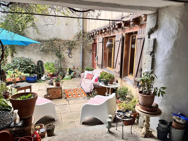 Maison - 250 m² - 10 pièces