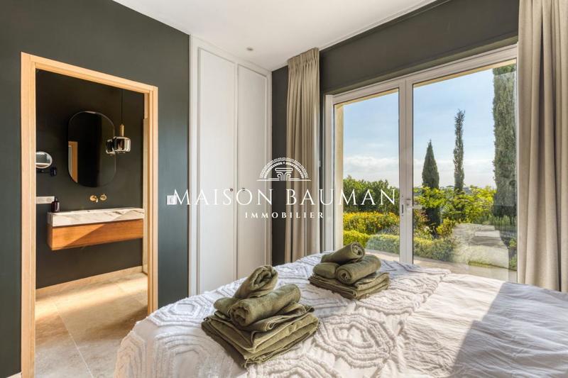 Villa - 300 m² - 8 pièces