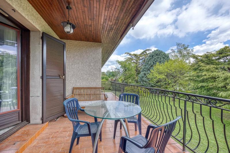 Maison - 180 m² - 8 pièces