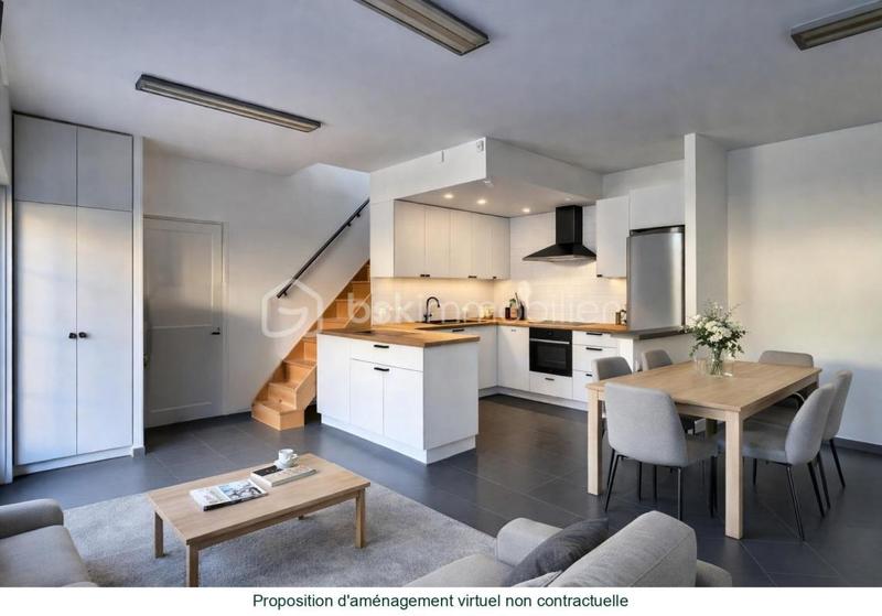 Demeure - 268 m² - 9 pièces