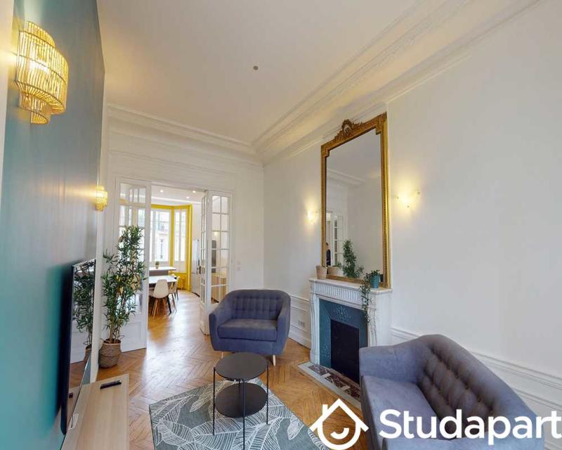 Chambre - 77 m² - 1 pièce