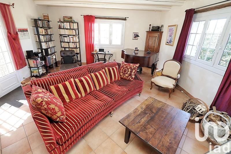 Maison - 241 m² - 10 pièces