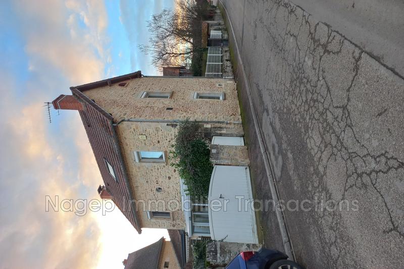 Propriété - 246 m² - 9 pièces