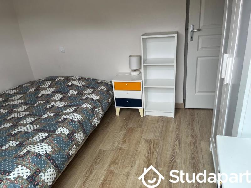 Chambre - 10 m² - 1 pièce