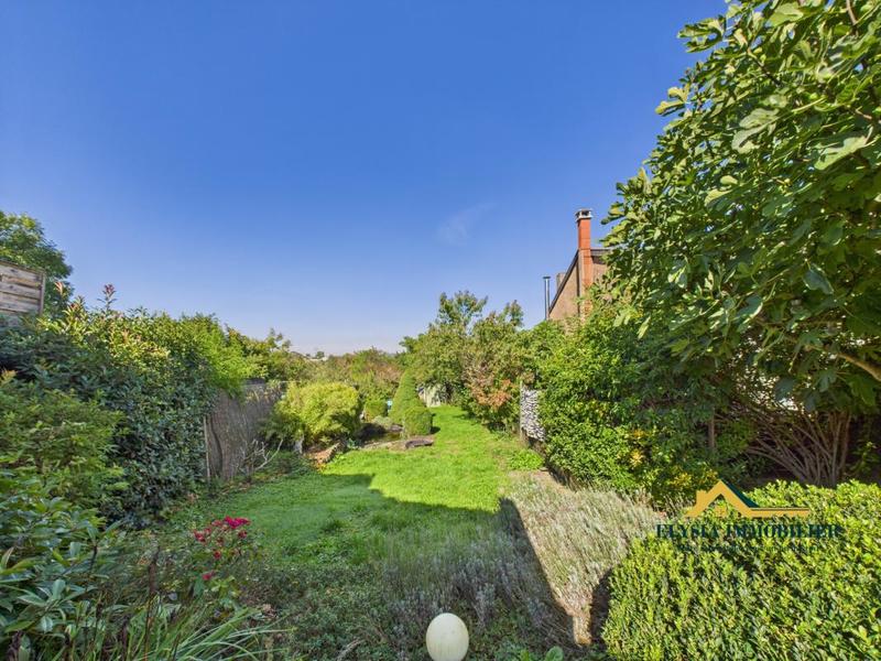 Maison - 229 m² - 8 pièces