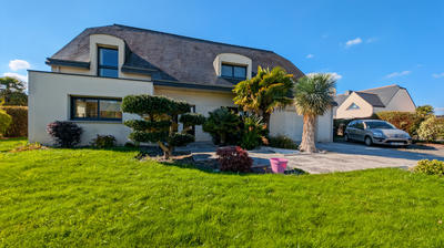 Maison - 208 m² - 7 pièces