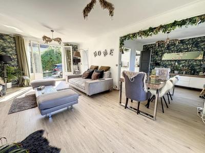 Maison - 170 m² - 8 pièces