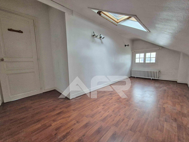 Maison - 98 m² - 5 pièces