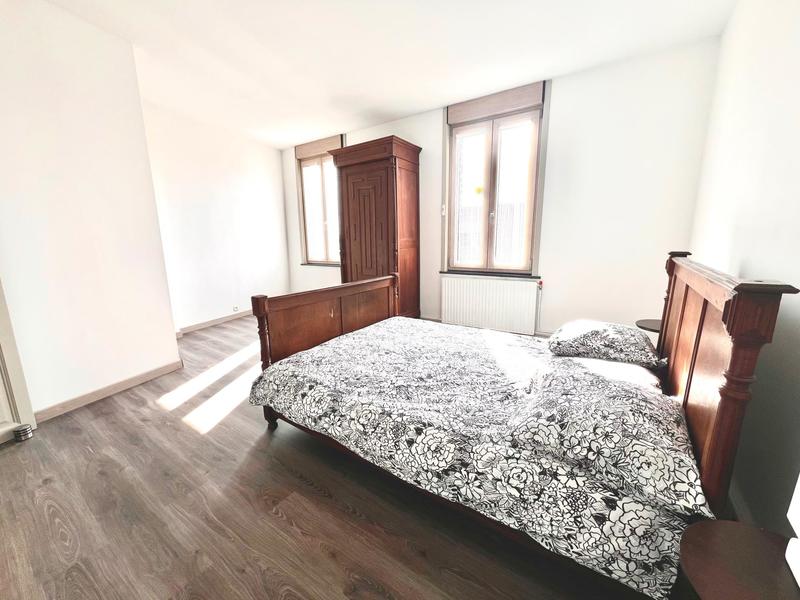 Maison - 205 m² - 9 pièces