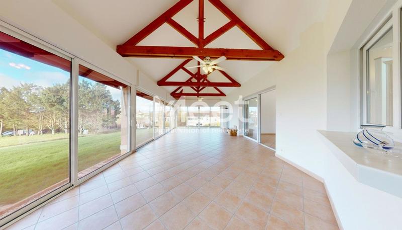 Maison - 300 m² - 8 pièces