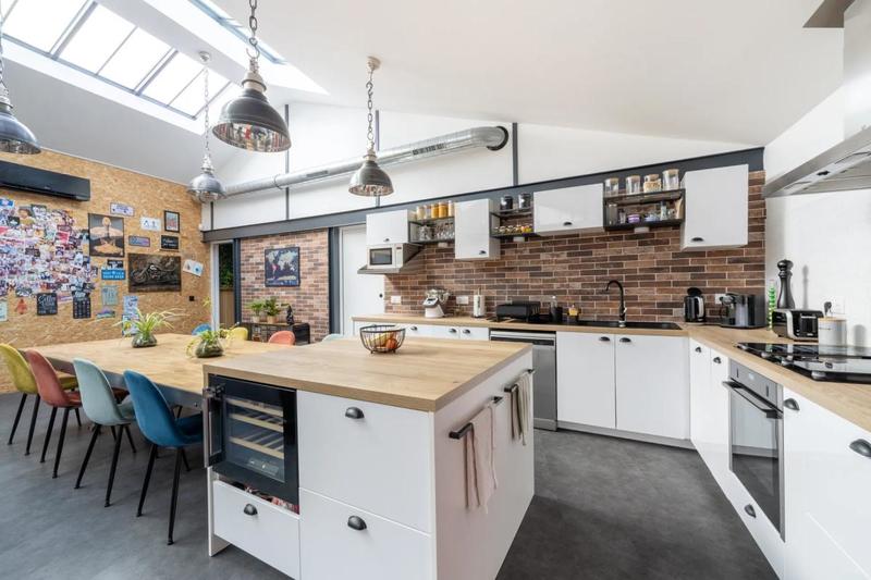 Maison - 166 m² - 6 pièces