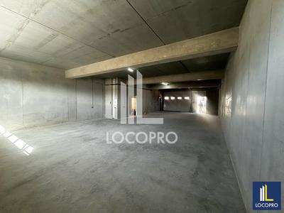 Local d'activité / Entrepôt - 2 875 m²