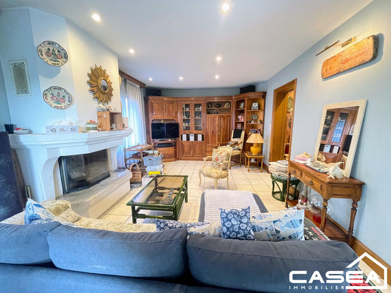 Maison - 180 m² - 5 pièces