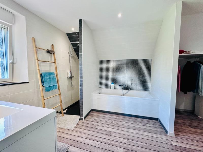 Maison - 174 m² - 6 pièces