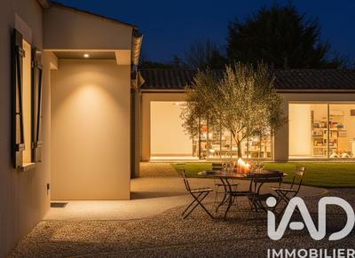 Maison - 212 m² - 8 pièces